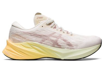 Tenis Para Correr Asics Novablast 3 Hombre Creme Coral Claro | MX4946-722